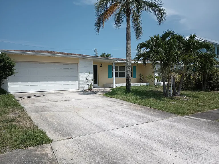 785 Rosada St — Photo 2