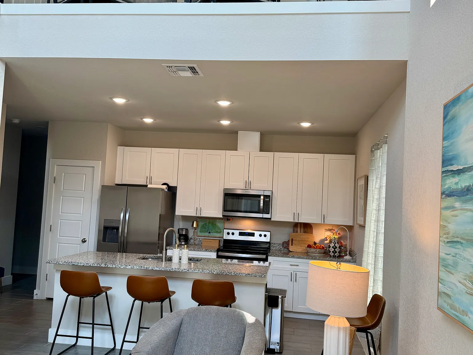 210 Rainbow Dr — Photo 2