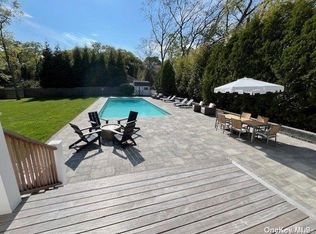 114 Spinney Rd, East Quogue, NY 11942
