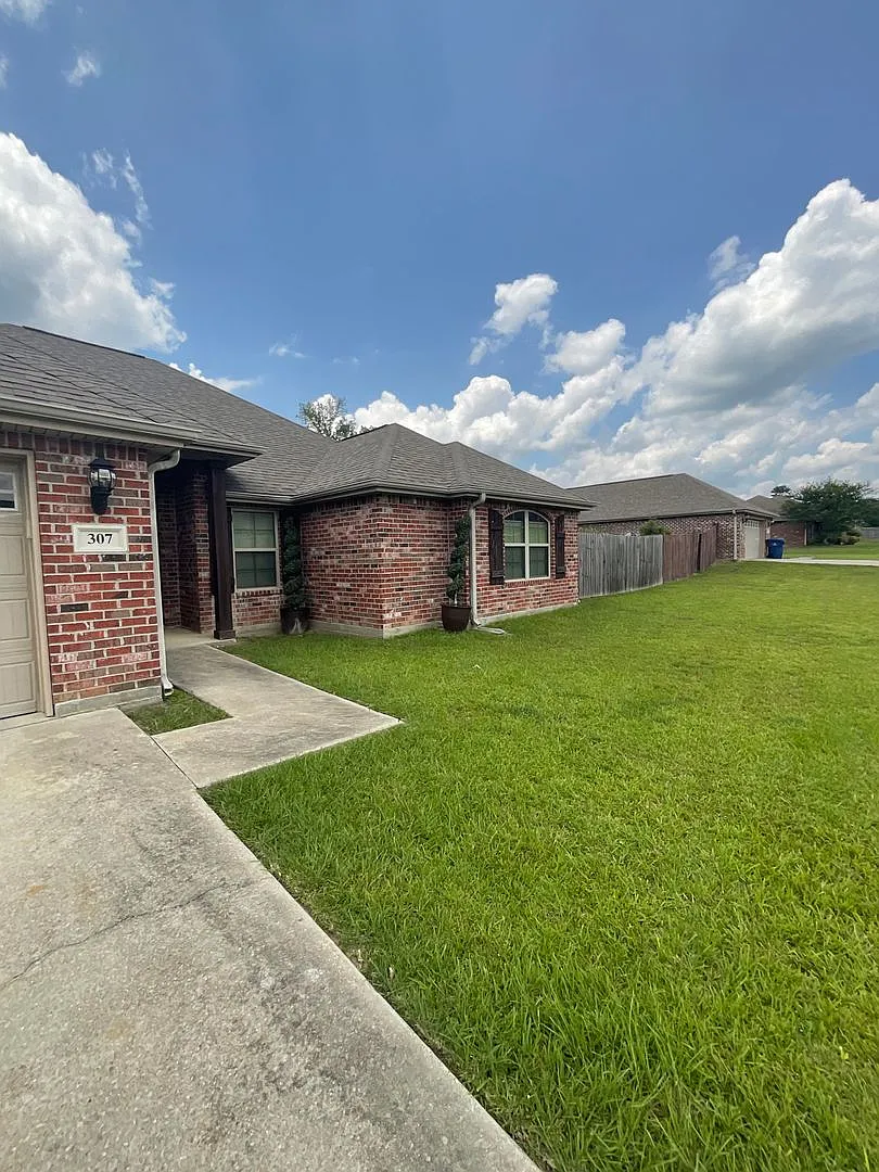 307 Barabara Drive DeRidder, LA — Photo 1