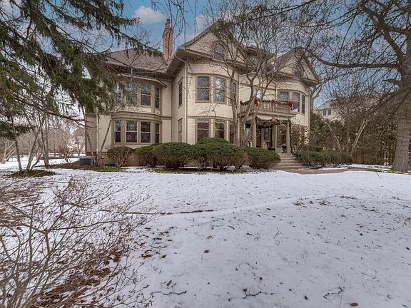 4th image of 1499 Sheridan Rd