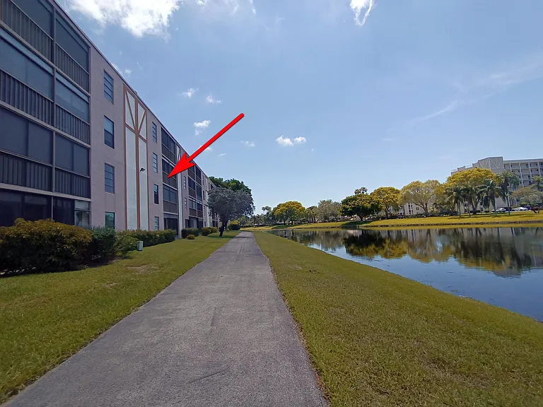 7320 Amberly Ln #305 — Photo 3