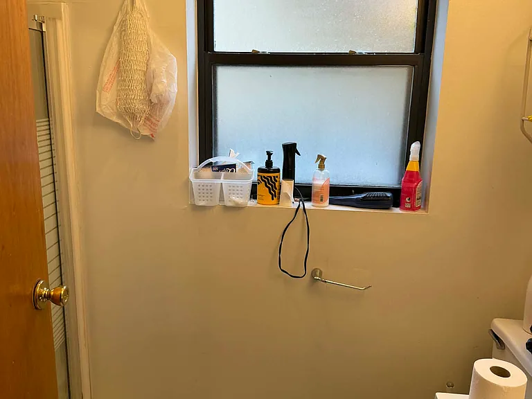401 Ada St #1 — Photo 4