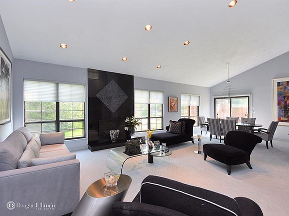 4th image of 305 Aerie Ct