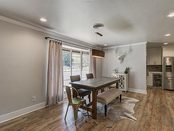 5th image of 4906 White Oak Ln