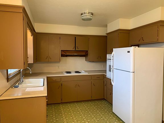 3rd image of 1113 N Ash St