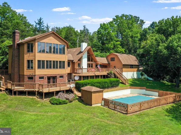 127 N West Turn, Shenandoah, VA 22849