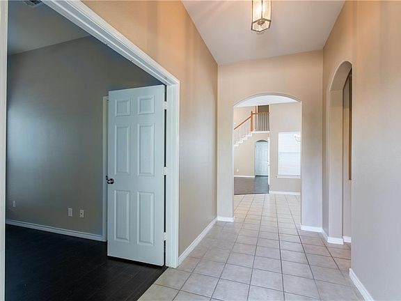 3rd image of 1812 Forsythe Dr