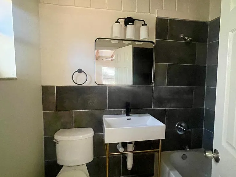 Unit Photo