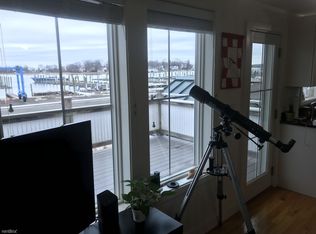 55 Goodsell Point Rd APT 1E, Branford, CT 06405