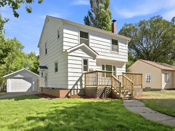 1102 2nd St S, Moorhead, MN 56560