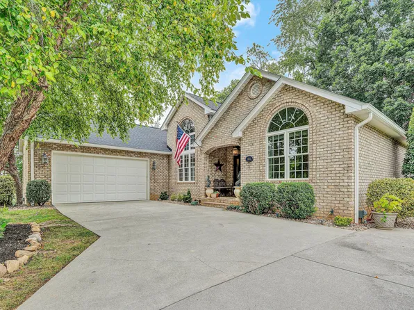 3816 Derby Dr, Roanoke, VA 24012