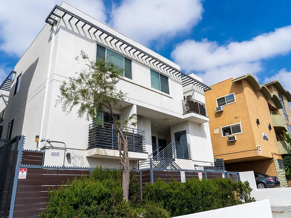 1183 Crenshaw Blvd #1022