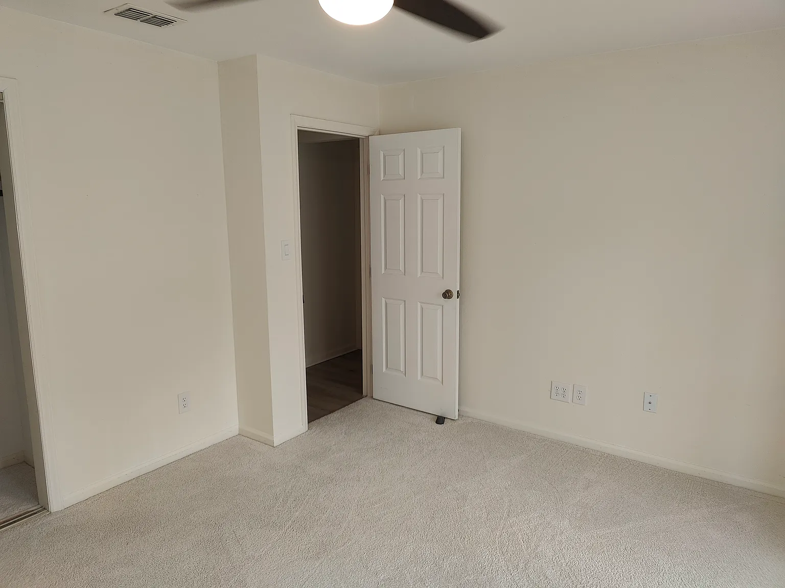 111 Killam Ct — Photo 2