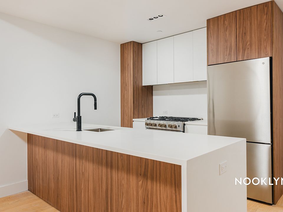 1st image of 224 W 124th St #1136