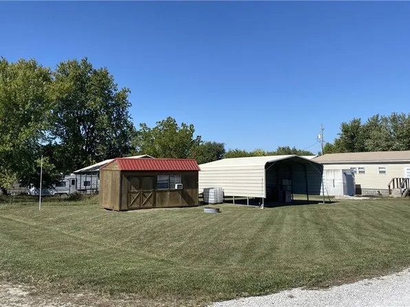 1 Linn Woods Ln, Linn Valley, KS 66040