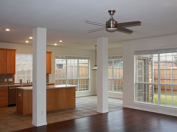 3rd image of 7606 Amesbury Ln