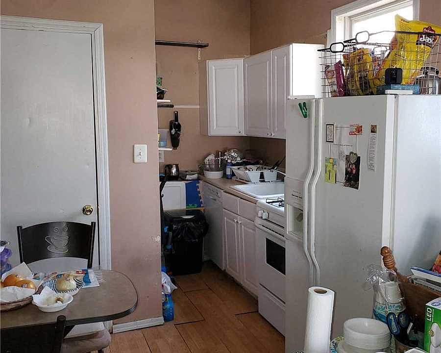 2nd image of 48 E 12th St
