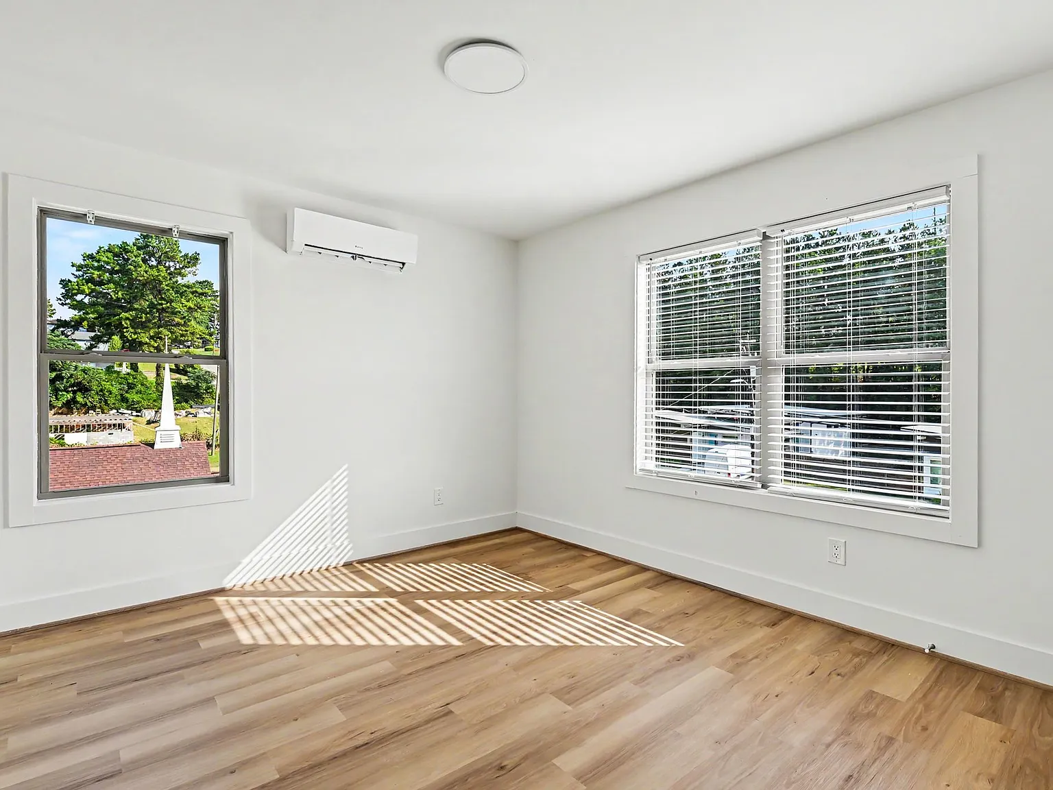 3 bed, 1280 sqft, $2,250 — Photo 4