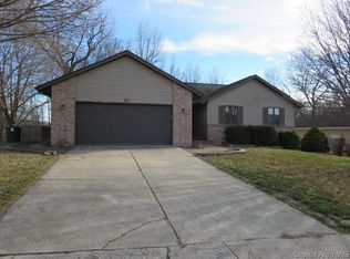 10 Belridge Dr, Sherman, IL 62684