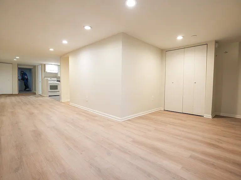 1537 W Haddon Ave #G — Photo 3