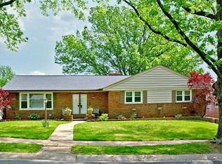 864 Greenshire Ct, Saint Louis, MO