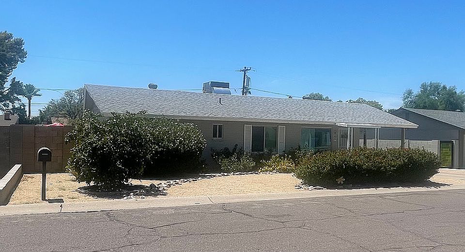 1st image of 401 E El Camino Dr