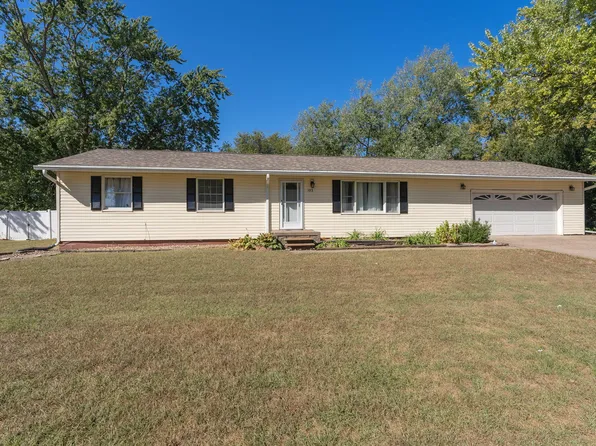 103 Evergreen Ln, Fruitland, IA 52749