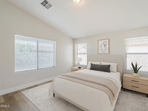 5th image of 2518 W CARSON Road