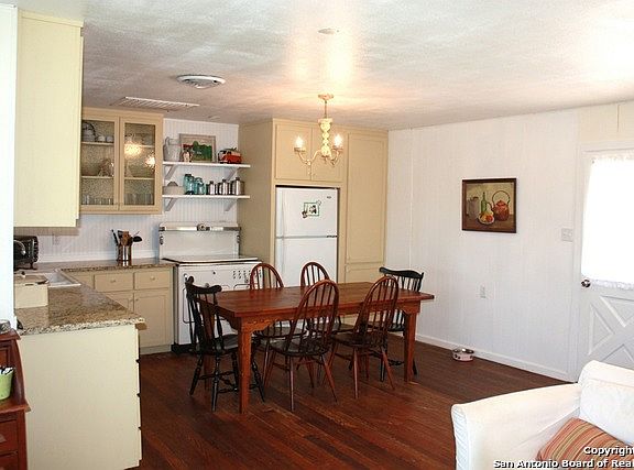 4th image of 1751 Fuller Dr
