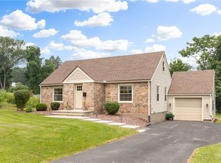 42 Beechwood Rd, New Hartford, NY 13413