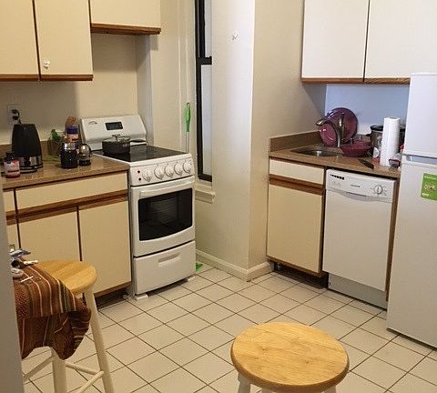 5th image of 346 W 56th St APT 3A