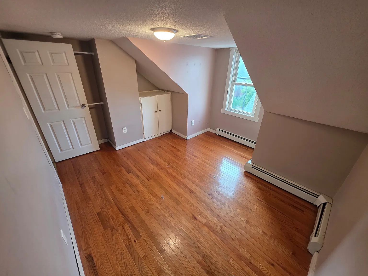 2 bed, 1000 sqft, $1,650 — Photo 4