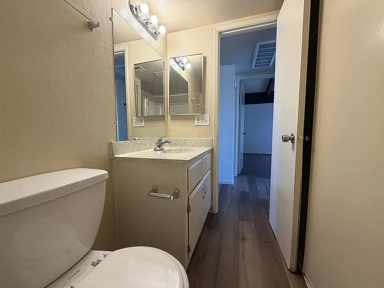 3205 E Earll Dr — Photo 20