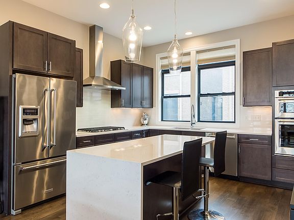 3rd image of 607 W 2nd Ave