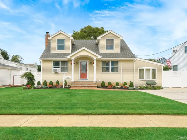 16 Kensington Avenue, Massapequa, NY 11758