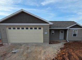 2026 White Dove Ln, Kaukauna, WI 54130