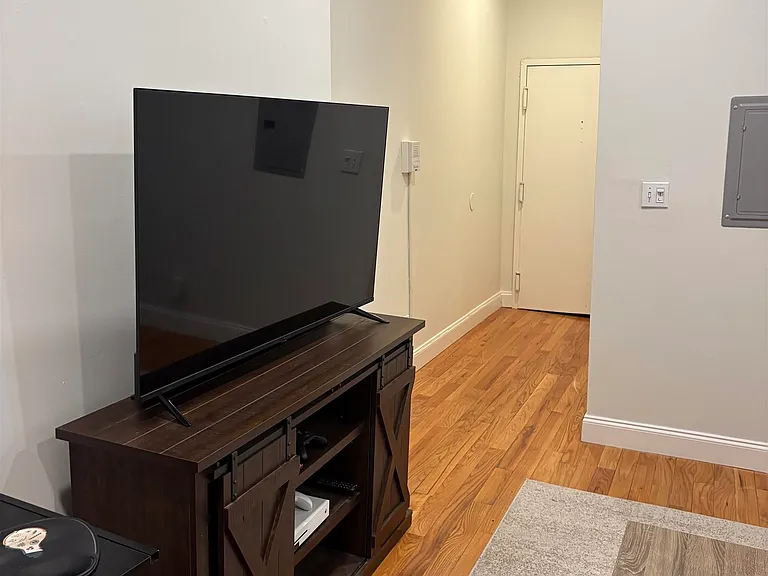 102 Washington St #4D — Photo 9
