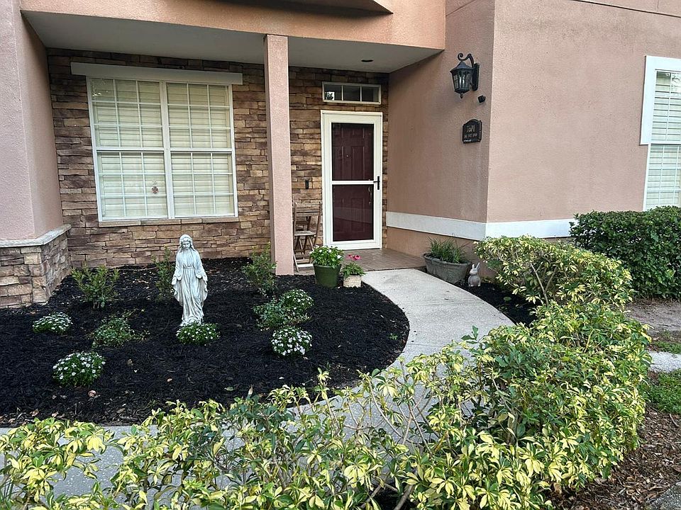 First floor corner unit