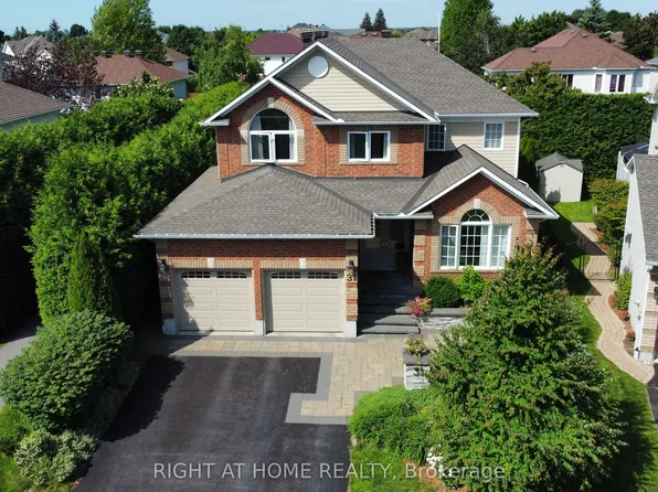 31 Forillon Cres, Ottawa, ON K2M 2W7