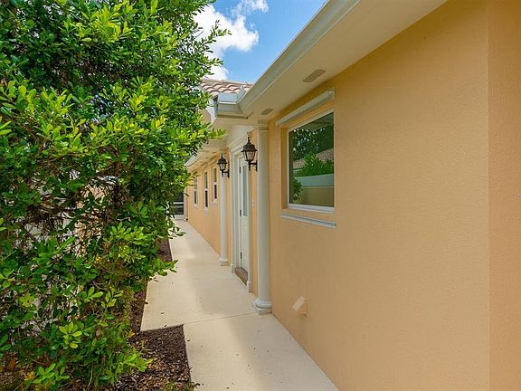 5th image of 7524 Renato Ct