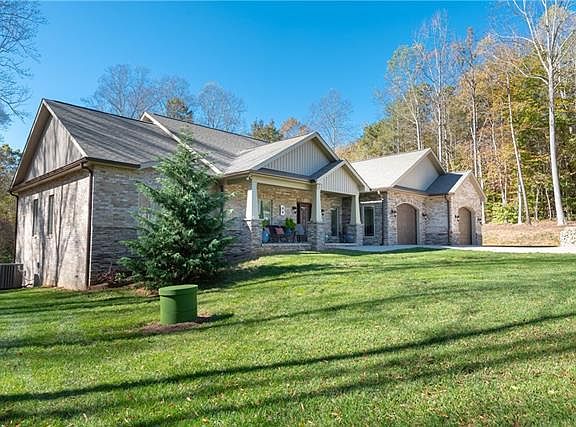 2nd image of 6123 Wiltshire Dr #6
