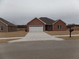 807 McKenzie Ave, Siloam Springs, AR 72761