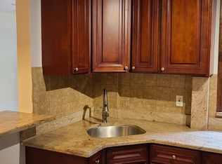 25-85 36th St #C3, Astoria, NY 11103