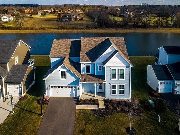 3rd image of 10388 Hazelnut Dr