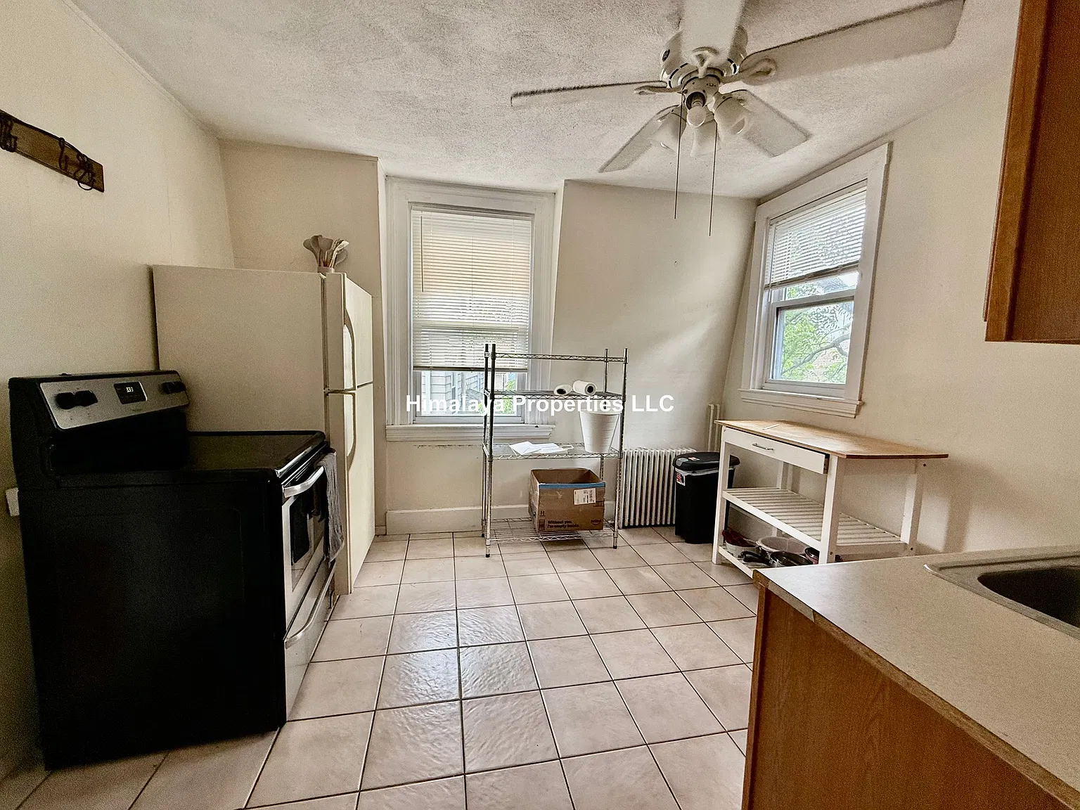 2 bed, 1.5 bath, $3,200 — Photo 2
