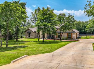 1013 Churchill Ln, Millsap, TX 76066