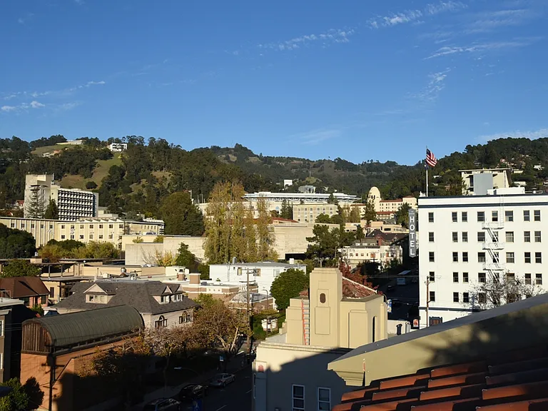 The Southgate — Photo 8