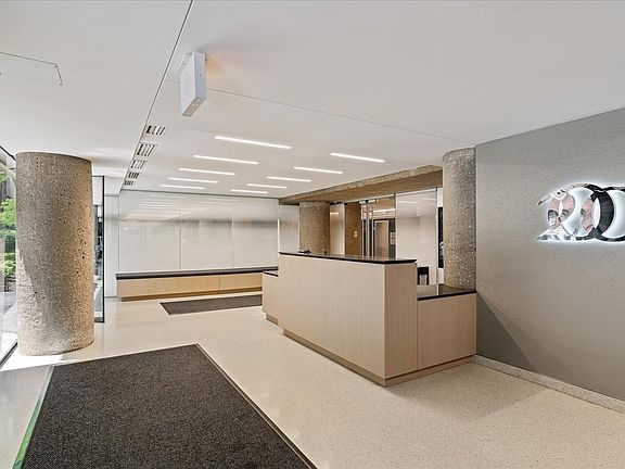 3rd image of 200 E Delaware Pl APT 13C