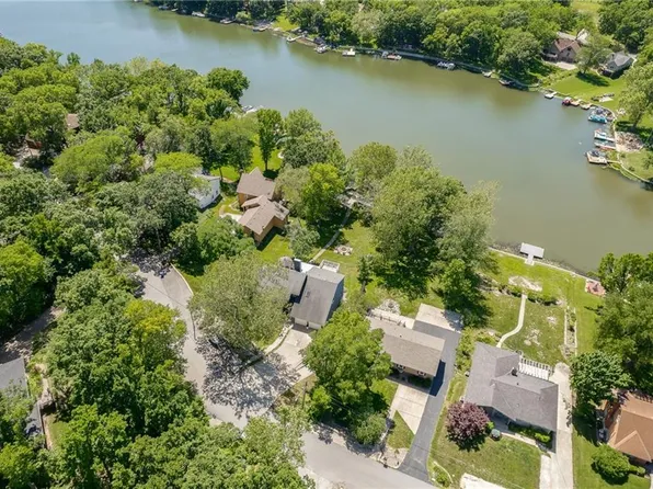 8300 NW Forest Dr, Weatherby Lake, MO 64152